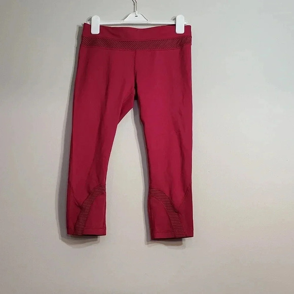 Lululemon Red Capri Leggings - Picture 1 of 11